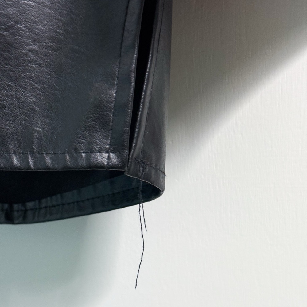 Fashion Bug Plus 22/24 Black Faux Leather Jacket | DIY Upcycle Project Ready - Picture 6 of 10